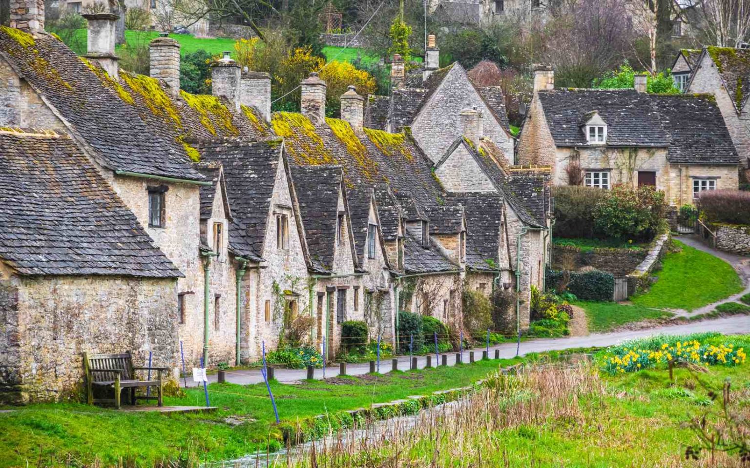 Cotswold stone cottages in Bibury wg